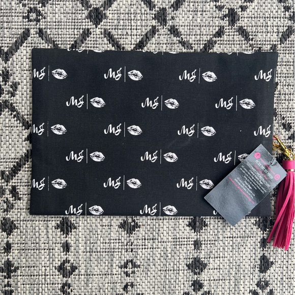 RARE 🩵 NWT MJ Lips Medium Makeup Junkie Bag - Picture 8 of 11